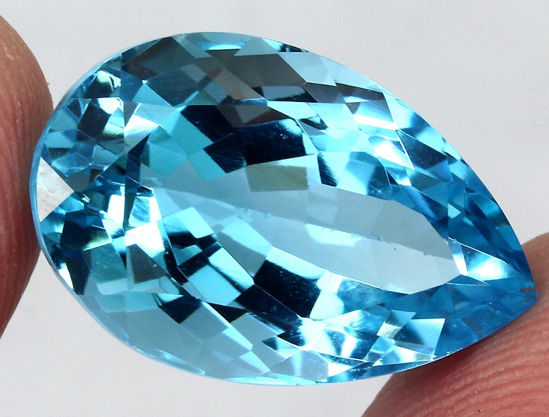 Что означает голубой топаз?